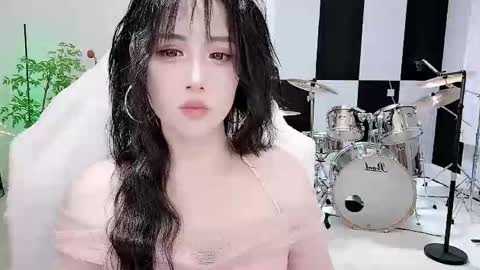 zhen online show from October 7, 2025, 5:32 pm