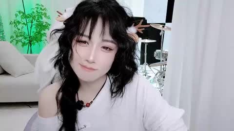 zhen online show from October 30, 2025, 2:18 pm