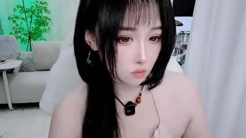 zhen online show from December 15, 2025, 5:17 pm