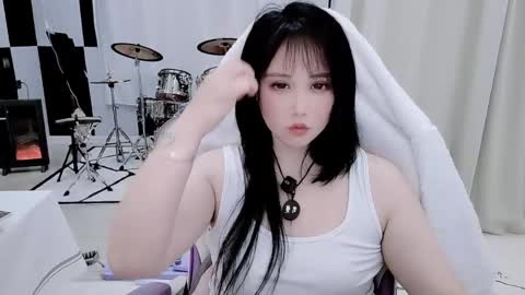 zhen online show from April 11, 2026, 5:50 pm