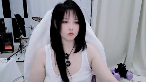 zhen online show from April 12, 2026, 7:19 pm