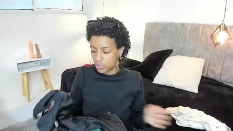 Snapshot of zia_green chatting on June 12, 2026, 12:15 pm Zia Green online show from June 12, 2026, 12:15 pm