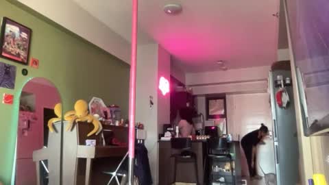 Snapshot of ziggy_rouge chatting on February 26, 2026, 11:37 pm Ziggy ziggy- online show from February 26, 2026, 11:37 pm