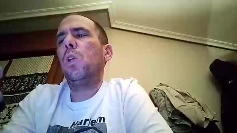 zigor13 online show from April 12, 2026, 6:35 pm