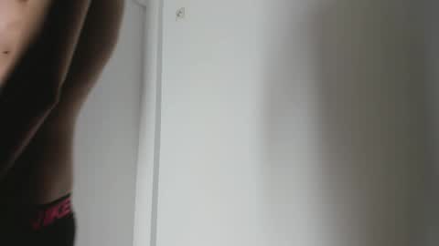 zincky online show from October 16, 2025, 1:23 pm