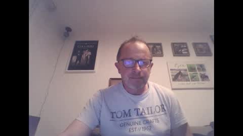 Zippi online show from November 9, 2025, 6:39 pm
