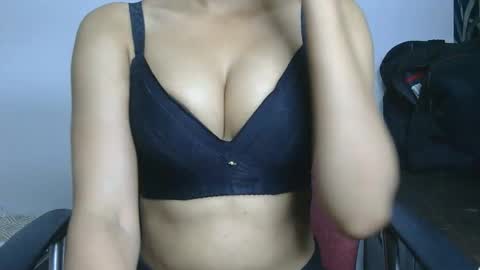 Snapshot of ziyaa_1 chatting on October 12, 2025, 4:33 am Ziyaa online show from October 12, 2025, 4:33 am