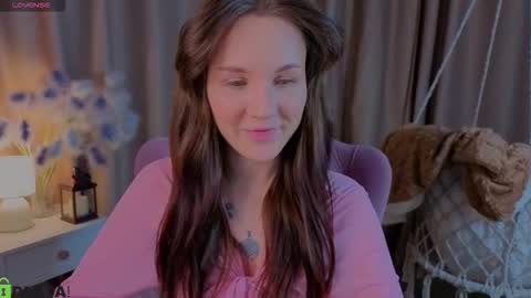 Zlata  Mon Tue Thu Fri Sun Sa GMT 3 0000pm - 0600pm  online show from January 18, 2026, 9:02 am