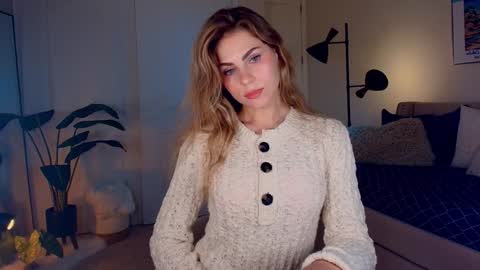 Snapshot of zlicious chatting on December 9, 2024, 10:52 pm Zara  Join next live  at 5PM EST  online show from December 9, 2024, 10:52 pm