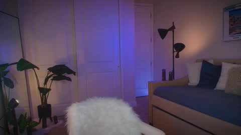 Snapshot of zlicious chatting on October 16, 2025, 9:38 pm Zara  Join next live  at 5PM EST  online show from October 16, 2025, 9:38 pm