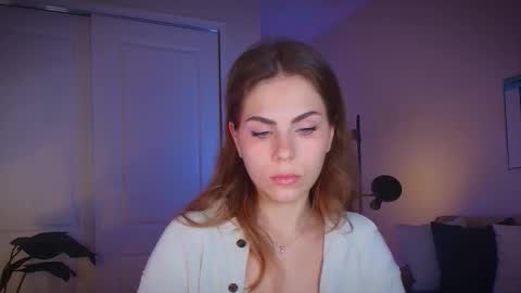 Snapshot of zlicious chatting on October 27, 2025, 9:41 pm Zara  Join next live  at 5PM EST  online show from October 27, 2025, 9:41 pm