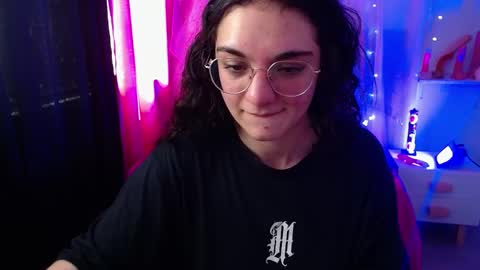 zoe_0111 online show from January 14, 2025, 6:28 pm