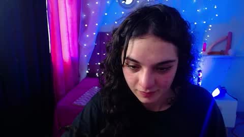 zoe_0111 online show from January 14, 2025, 9:30 pm