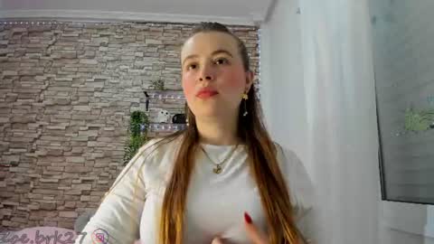 Snapshot of zoe_brk chatting on June 15, 2026, 8:16 am zoe brk online show from June 15, 2026, 8:16 am