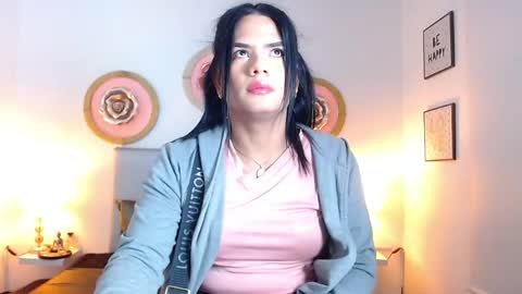 zoe_hecate online show from May 17, 2026, 4:21 am