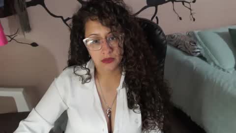 Zoe Koller online show from October 30, 2025, 9:26 pm