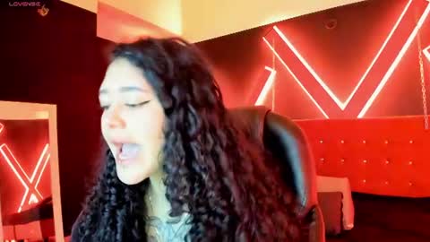 Snapshot of zoe_lara_34 chatting on August 2, 2026, 4:00 am zoe online show from August 2, 2026, 4:00 am