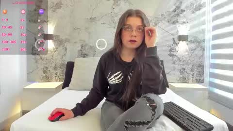 Zoe online show from March 25, 2026, 11:49 am