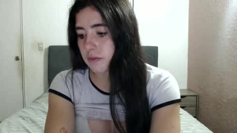 Snapshot of zoe_mill33r chatting on January 11, 2025, 3:55 am Zoe online show from January 11, 2025, 3:55 am