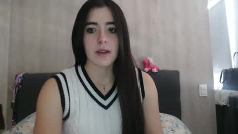 Snapshot of zoe_mill33r chatting on September 21, 2025, 4:30 pm Zoe online show from September 21, 2025, 4:30 pm