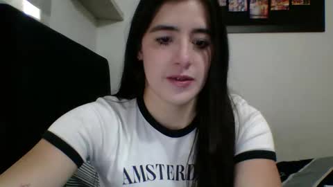 Snapshot of zoe_mill33r chatting on November 26, 2025, 6:20 pm Zoe online show from November 26, 2025, 6:20 pm