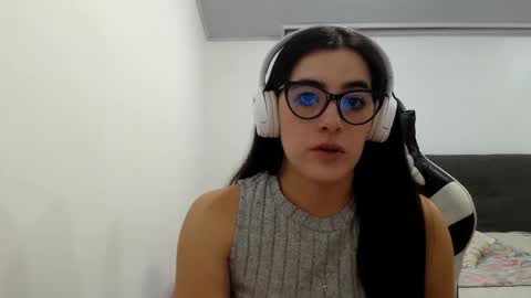 Snapshot of zoe_mill33r chatting on January 19, 2026, 4:16 am Zoe online show from January 19, 2026, 4:16 am