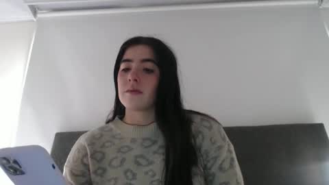 Snapshot of zoe_mill33r chatting on February 18, 2026, 6:26 pm Zoe online show from February 18, 2026, 6:26 pm