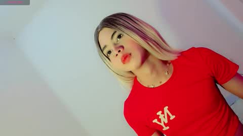 Snapshot of zoe_rous2 chatting on February 2, 2026, 2:05 pm ZOE online show from February 2, 2026, 2:05 pm