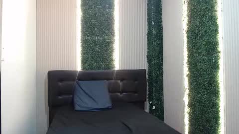 Zoe online show from November 10, 2025, 6:07 pm