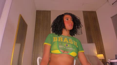 Snapshot of zoe_sky_ chatting on February 20, 2026, 11:32 am Hi guys i am Zoe online show from February 20, 2026, 11:32 am