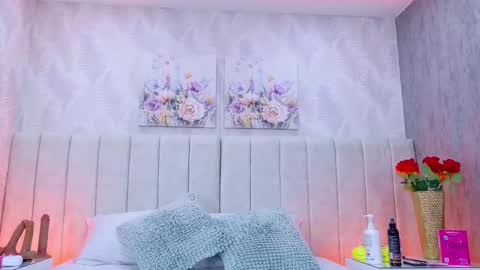 Snapshot of zoe_stargb chatting on September 17, 2025, 8:43 pm Camila Aristizabal online show from September 17, 2025, 8:43 pm