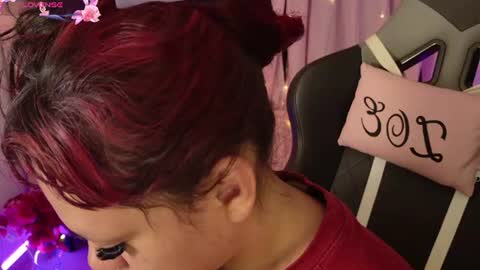 zoe_sullivan_ online show from June 28, 2026, 9:15 am