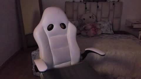 Snapshot of zoe_turnner_18 chatting on November 16, 2025, 2:33 pm Zoe online show from November 16, 2025, 2:33 pm