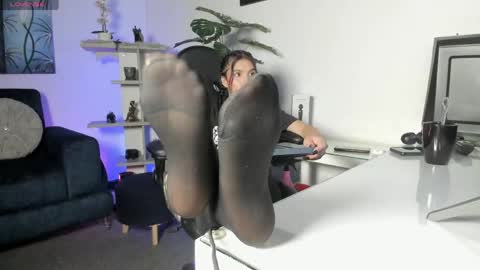 Snapshot of zoeconti chatting on May 1, 2026, 4:28 am Zoe online show from May 1, 2026, 4:28 am