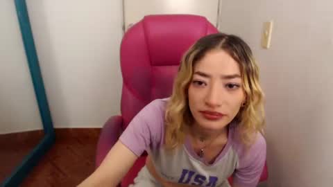 Snapshot of zoee_joness chatting on July 28, 2026, 1:56 am zoe online show from July 28, 2026, 1:56 am