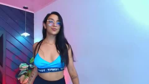 Snapshot of zoee_martins_ chatting on April 28, 2026, 5:18 pm Zoe 3 online show from April 28, 2026, 5:18 pm