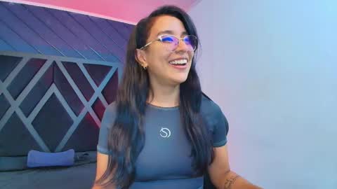 Snapshot of zoee_martins_ chatting on May 2, 2026, 5:40 pm Zoe 3 online show from May 2, 2026, 5:40 pm