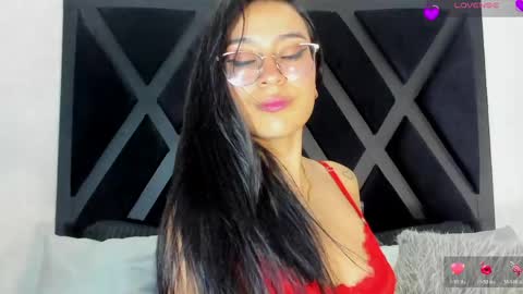 Snapshot of zoee_martins_ chatting on May 27, 2026, 5:54 pm Zoe 3 online show from May 27, 2026, 5:54 pm