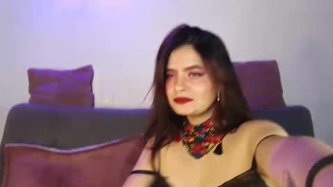 Zoee online show from October 31, 2025, 4:57 am