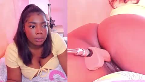 Snapshot of zoeethompson_cm chatting on June 20, 2026, 11:02 am online show from June 20, 2026, 11:02 am