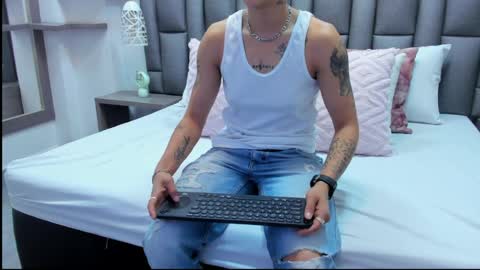 Zoe Krug online show from April 1, 2026, 11:33 am