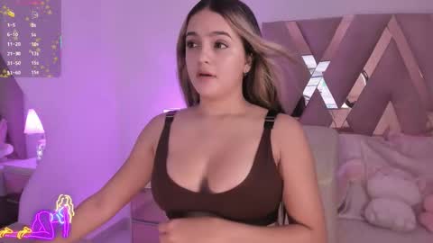 Antonella Kim online show from September 14, 2025, 3:33 pm