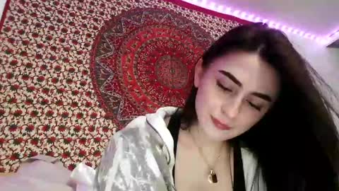 zoepleasing online show from March 9, 2025, 5:44 am