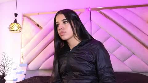 Zoe online show from April 9, 2026, 1:05 pm