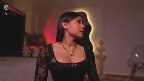 zoevidal_ online show from February 10, 2026, 12:09 pm