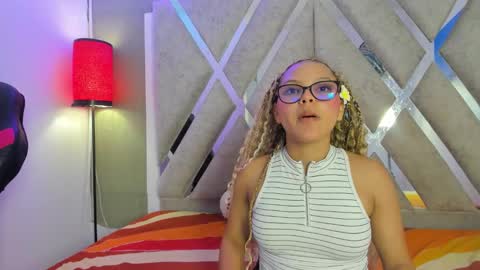 Snapshot of zoey_taylor27 chatting on February 6, 2026, 3:48 pm Zoey online show from February 6, 2026, 3:48 pm