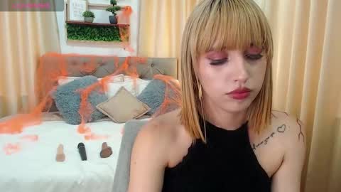 Snapshot of zohet_kriss chatting on October 24, 2025, 4:36 pm CALL ME    Z O H E T  online show from October 24, 2025, 4:36 pm