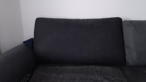 zoibee online show from November 28, 2025, 9:01 am