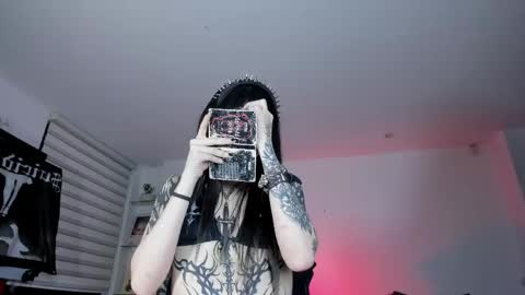 Snapshot of zombieeporcelainex chatting on May 27, 2026, 1:57 am SOPHIE online show from May 27, 2026, 1:57 am