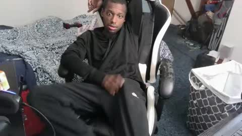 zoneingout online show from December 14, 2025, 5:24 am